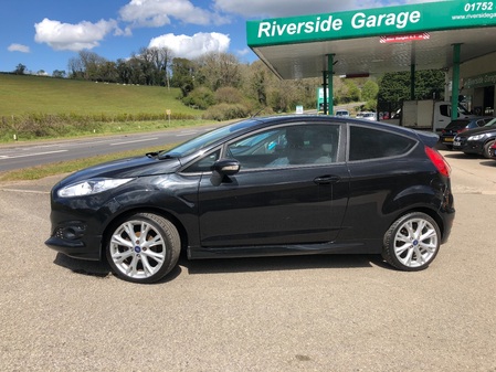 FORD FIESTA ZETEC S