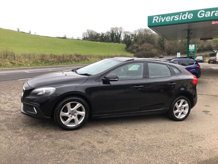 VOLVO V40 D2 CROSS COUNTRY LUX