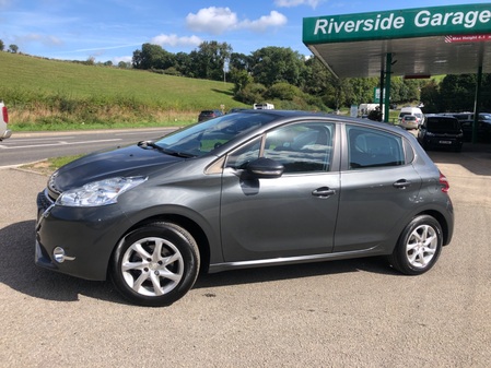 PEUGEOT 208 ACTIVE